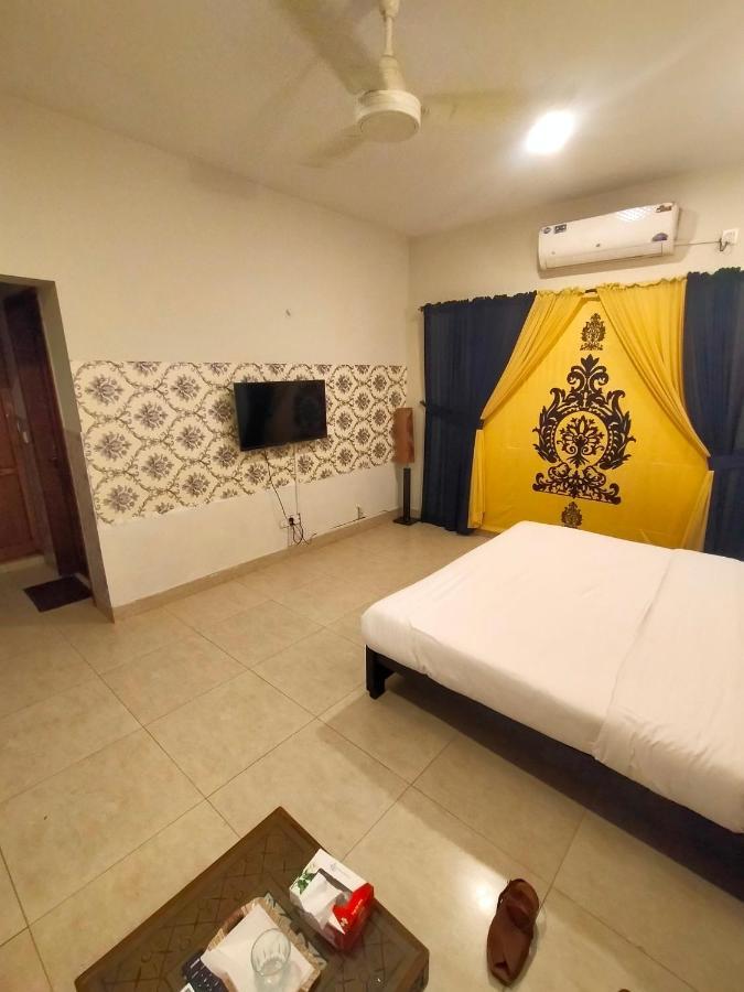 Livin Hub Guest House Islamabad Ngoại thất bức ảnh