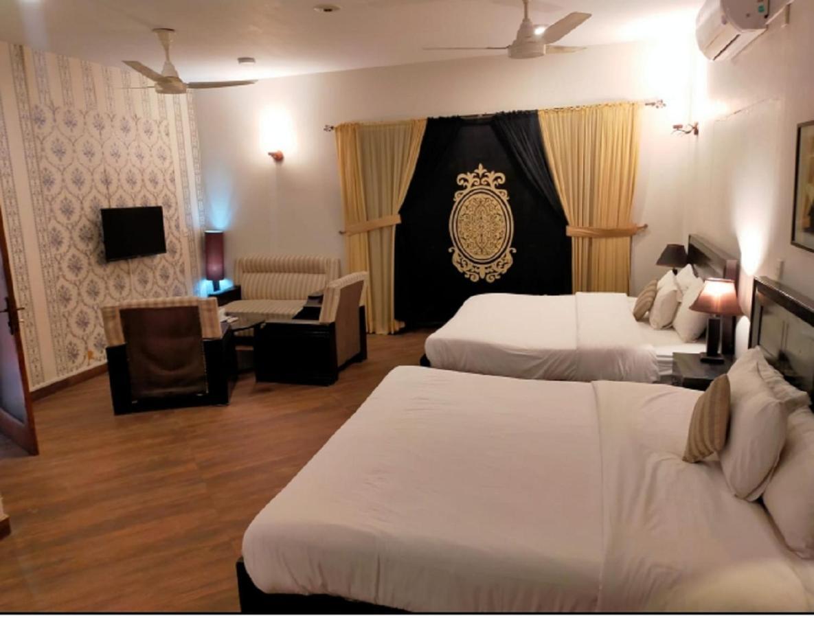 Livin Hub Guest House Islamabad Ngoại thất bức ảnh