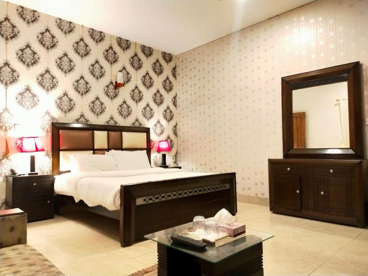 Livin Hub Guest House Islamabad Ngoại thất bức ảnh