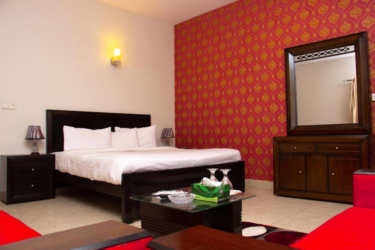 Livin Hub Guest House Islamabad Ngoại thất bức ảnh