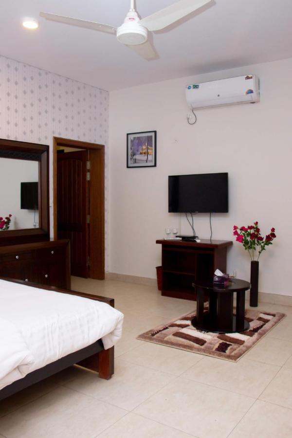 Livin Hub Guest House Islamabad Ngoại thất bức ảnh