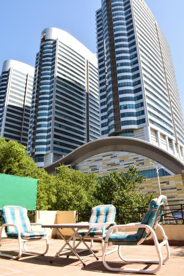 Livin Hub Guest House Islamabad Ngoại thất bức ảnh